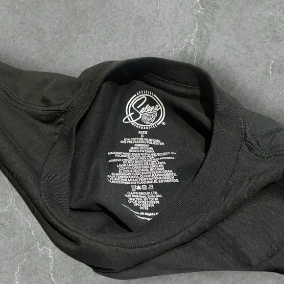 Selena long sleeve with roses size small - Picture 3 of 4